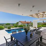 빌라 Aponia By Interhome Sveti Lovreč Pazenatički