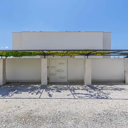 Villa Aponia By Interhome *