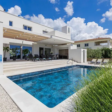 Aponia By Interhome Sveti Lovrec Pazenaticki