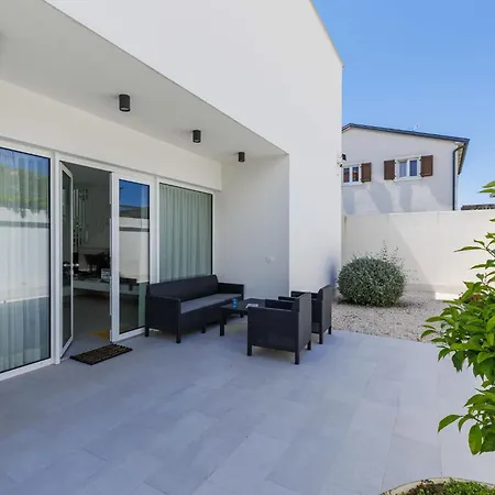 Aponia By Interhome Sveti Lovrec Pazenaticki